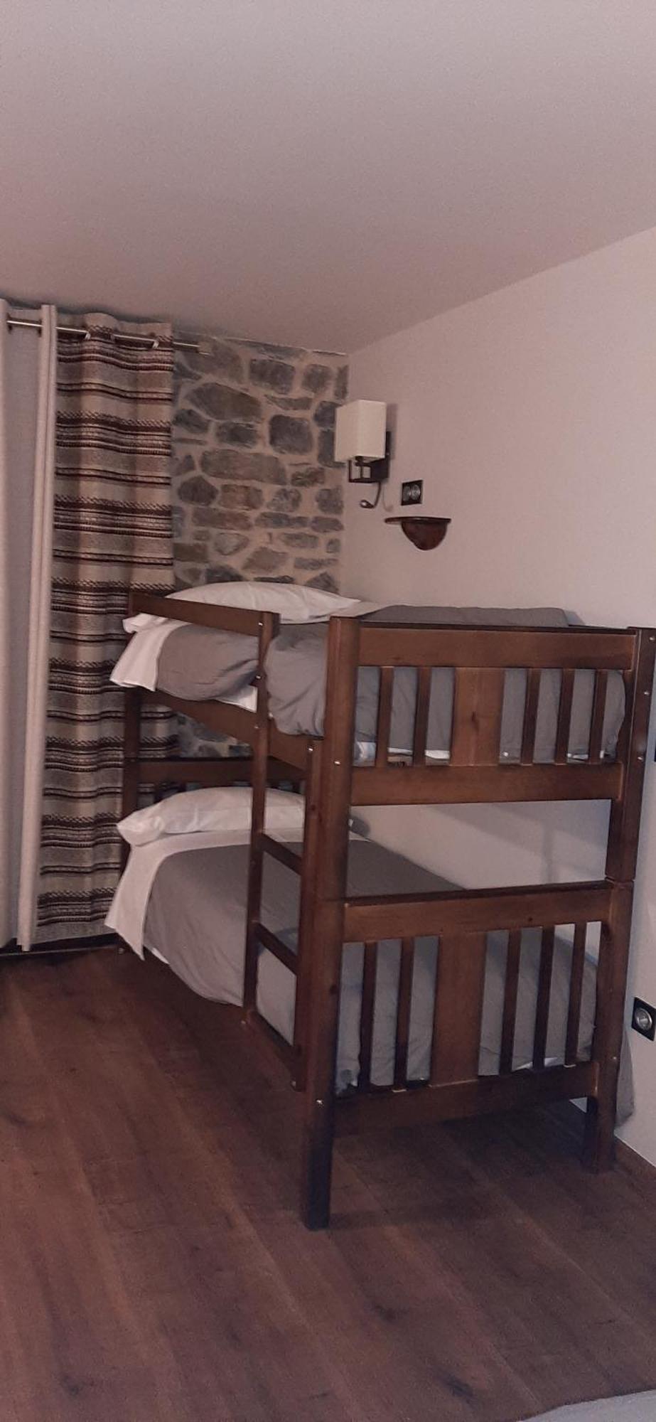 Hostel-Albergue Monte Perdido Торла Стая снимка